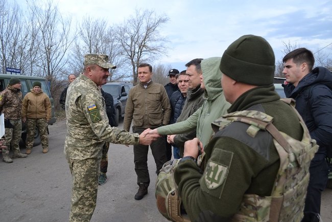 Rada deputies visit Zolote-4 as part of monitoring mission 01