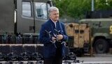 Порошенко передає дрони на фронт