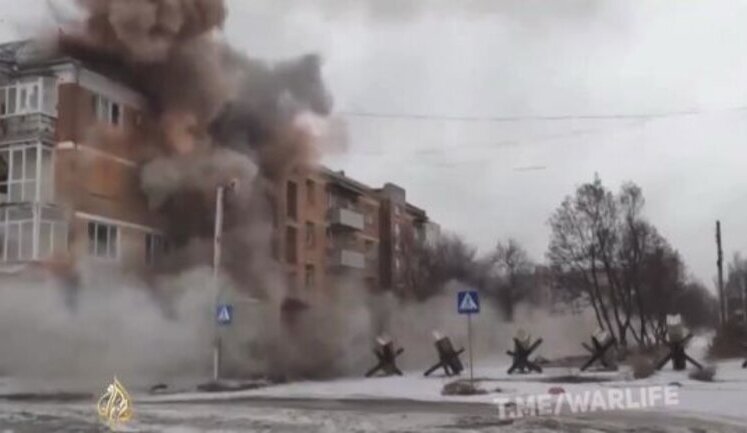 Bakhmut becomes increasingly isolated for Ukrainian forces - British intelligence