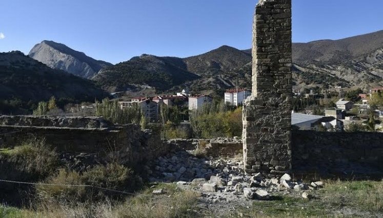 One of Genoese fortress towers collapsed in occupied Crimea. PHOTOS