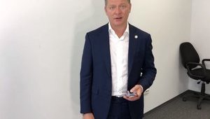 Ляшко-Зеленскому: Если президент не отличает мирных граждан от боевиков, у него точно "дефект". ВИДЕО