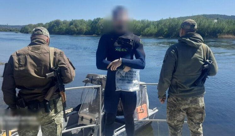Карпулінг до кордону: затримано киянина у гідрокостюмі на Дністрі, - ДПСУ. ФОТО