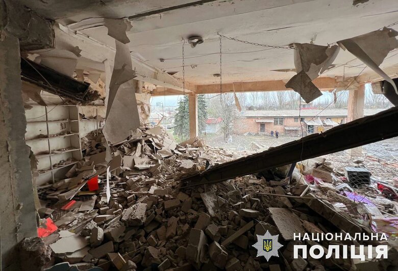 Russian occupiers launched massive attack on Kurakhove at night 01