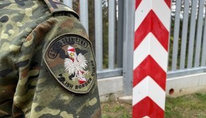 Poland extends buffer zone on border with Belarus for 3 months