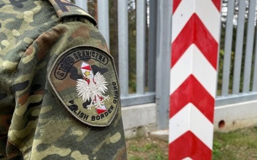 Польща призупиняє пропуск автобусів з України через пункт "Ш