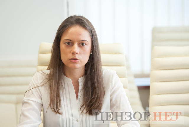 Martynenkos daughter arrives in Ukraine, set to testify to NABU, SAP 01