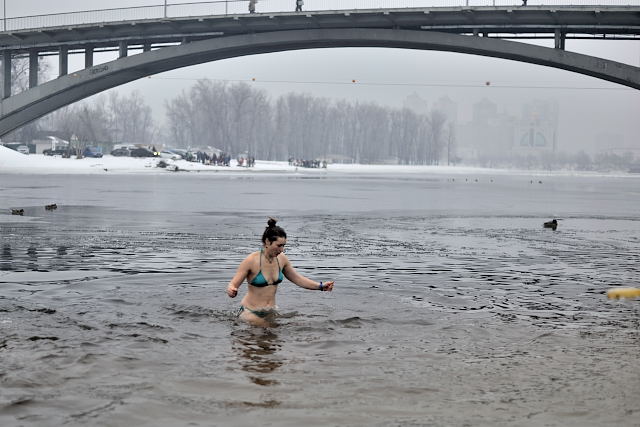 крещение в купание проруби