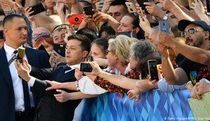 У 38% українців Зеленський викликає переважно негативні емоції, - опитування 