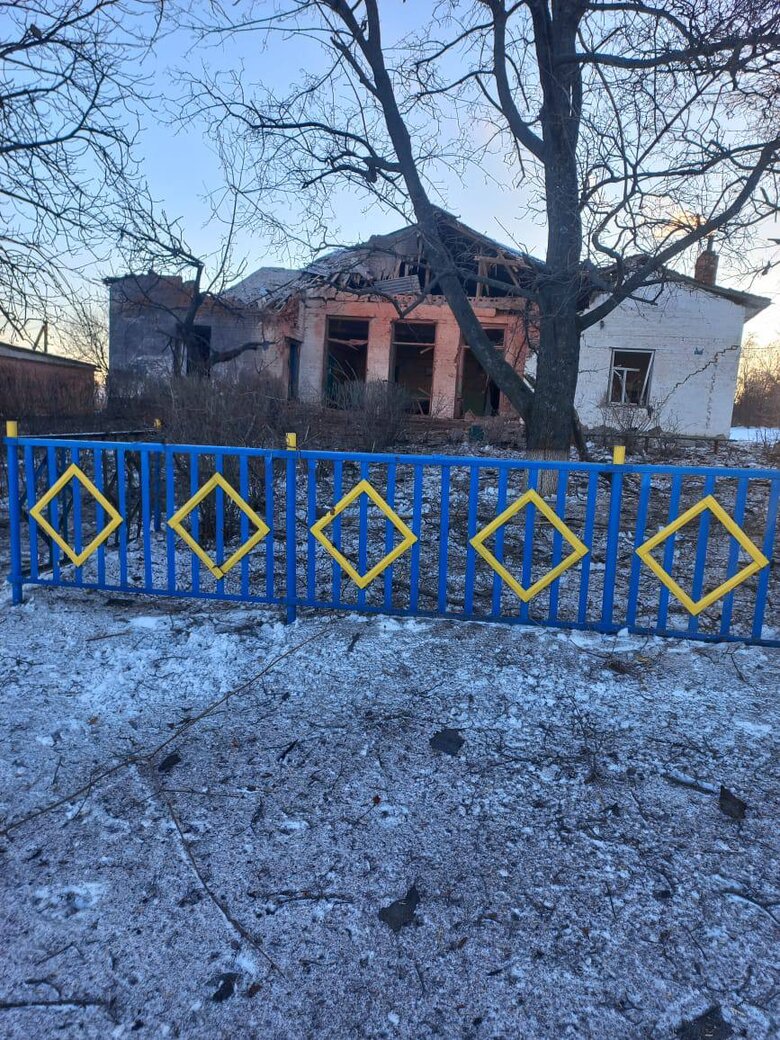61-year-old woman died as result of Russian strike on village of Velykyi Burluk in Kharkiv region. Two children were injured 03