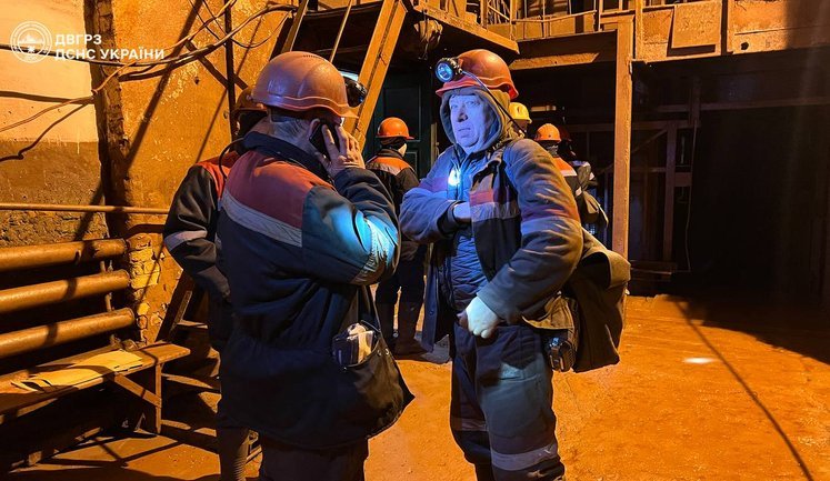 В Кривом Роге после обстрела спасли шахтеров из-под земли. ФОТОрепортаж