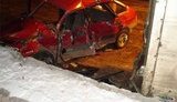 В Крыму &amp;quot;девятка&amp;quot; врезалась в припаркованный грузовик. Два человека погибли. ФОТОрепортаж.