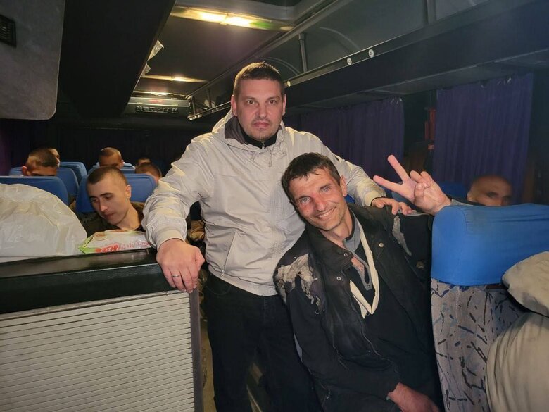 Several Azovstal defenders, including Mariupol patrol police chief Vershynin and Ptashka (Ekaterina Polishchuk), were released from captivity. 03 Several Azovstal defenders, including Mariupol patrol police chief Vershynin and Ptashka (Ekaterina Polishchuk), were released from captivity. 03