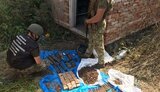 Схованку зі зброєю, боєприпасами та вибухівкою виявлено на околиці Мар