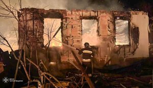 Вночі РФ атакувала Менську громаду на Чернігівщині: загинула 15-річна дівчина. ФОТОрепортаж