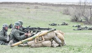 Під Одесою влаштували історичну реконструкцію боїв за визволення міста в 1944 році. ФОТОрепортаж