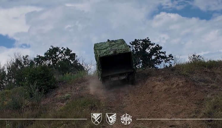 Пережив три удари FPV і десятки підривів: НРК "Дід" 79-ї бригади ДШВ майже рік виконує бойові завдання. ВIДЕО