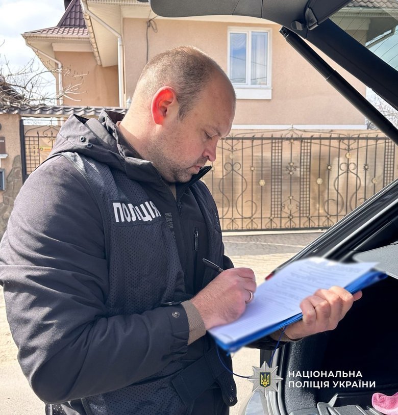 В Одесской области задержали группу, обманувшую военных при продаже автомобилей