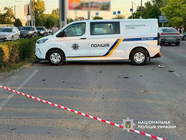 У Київському районі Одеси ввечері 28 липня під час руху вибухнув кросовер.