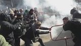 Під час сутичок під АП постраждали три силовики
