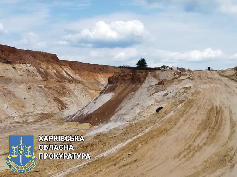 Сообщено о подозрении трем предпринимателям за незаконную добычу песка почти на 1 млрд грн в Харьковской области, - правоохранители 09