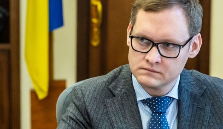 Экс-замглавы ОП Смирнову сообщили о новом подозрении в легализации незаконно приобретенных средств и получении взятки