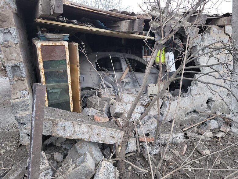 Наслідки обстрілів Донеччини росіянами: У Курахівці загинула 1 особа 05 Наслідки обстрілів Донеччини росіянами: У Курахівці загинула 1 особа 05
