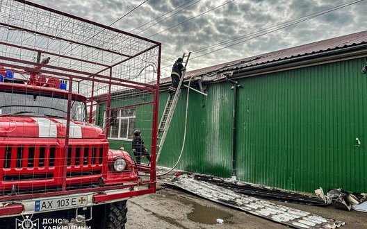 Ворог ударив по магазину у Золочеві на Харківщині: є поранені. ФОТОрепортаж