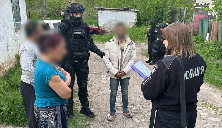 "Зарабатывали" более 1 млн грн ежемесячно: в Черкасской области задержаны 17 участников преступной наркоорганизации, - Нацполиция. ФОТОрепортаж