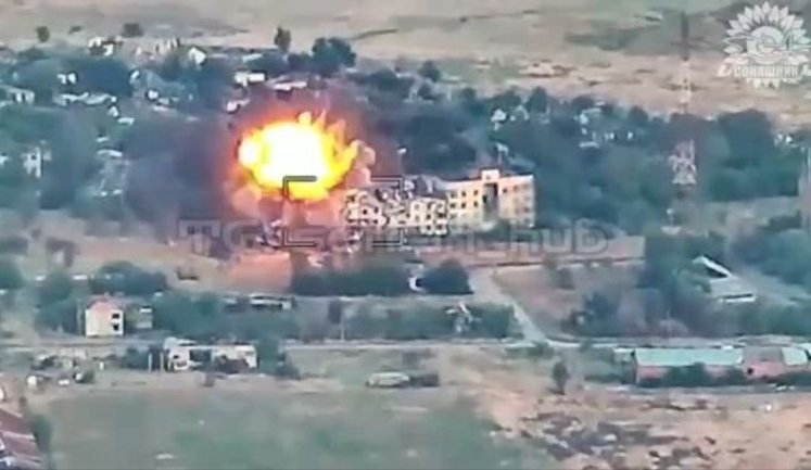 Su-27 pilots used GBU-62 air-to-ground bombs to destroy occupier position, along with personnel present. VIDEO