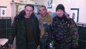 Weekdays of Russian fighters in Donbas: marauding in people’s homes, online sex, and medal for torn-off legs. PHOTOS