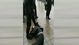 Поліцейського, який ударив учасника мітингу проти вакцинації у Запоріжжі, усунено, - Єнін. ВIДЕО