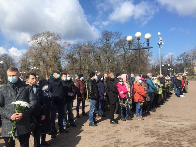 С погибшим в зоне ООС воином 58-й ОМПБр Владимиром Шпаком простились в Чернигове 26