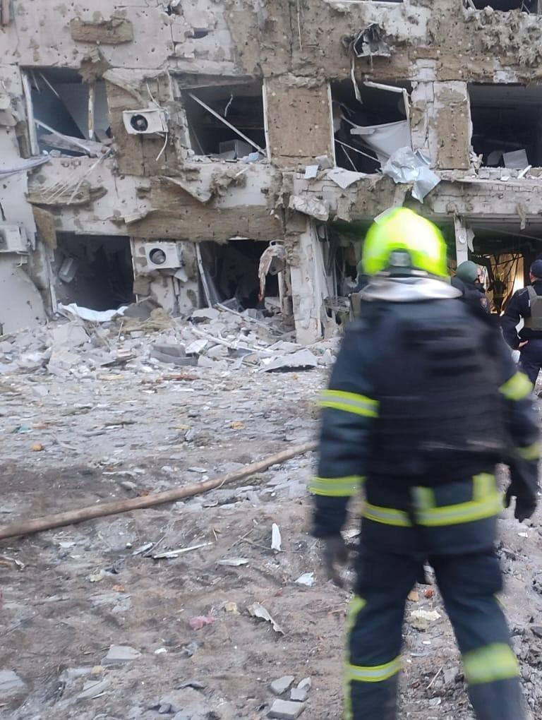 Нічна атака ракет і дронів на Одесу: є загиблі та поранені, пошкоджені будівлі