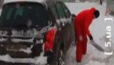 Львов утонул в снегу - город парализован в пробках. ВИДЕО