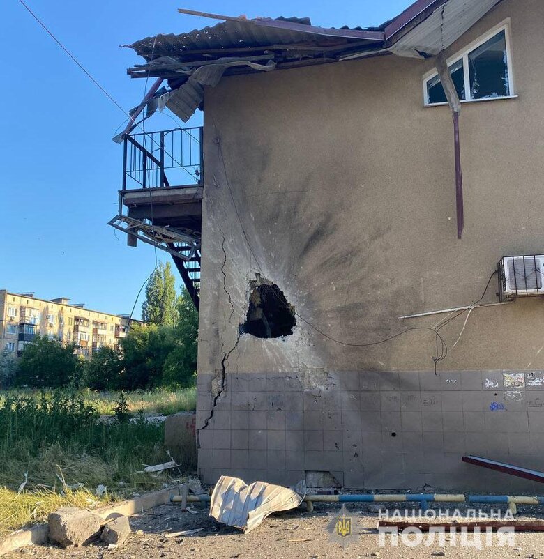 За сутки россияне в Донецкой области ударили по частным домам, шахте и учебным заведениям. Есть убитые и раненые, - Нацполиция 02 За сутки россияне в Донецкой области ударили по частным домам, шахте и учебным заведениям. Есть убитые и раненые, - Нацполиция 02