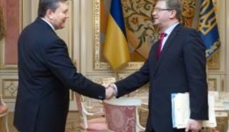 Янукович снова встретился с Фюле: обсуждали конституционную реформу и предоставления финансовой помощи Украине. ФОТО
