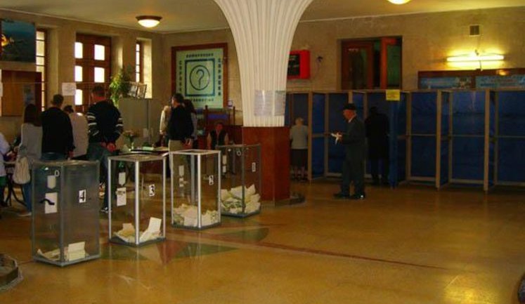 Kyiv Districts Where Opposition is Winning Start Recounting Votes