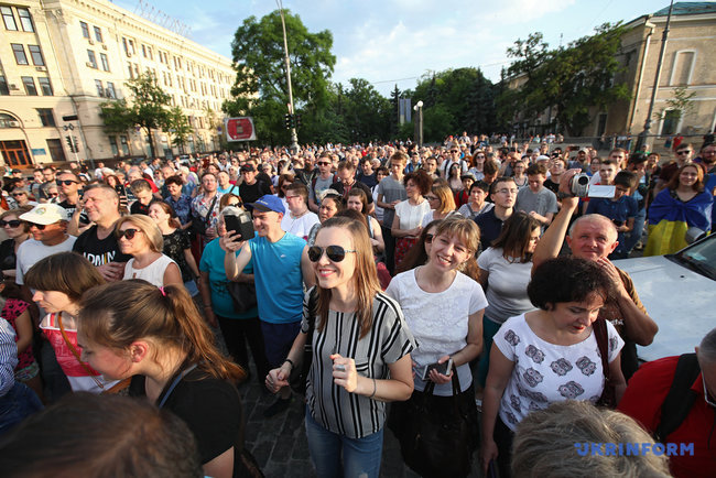 Жадан выступил в поддержку волонтерской палатки в Харькове 06