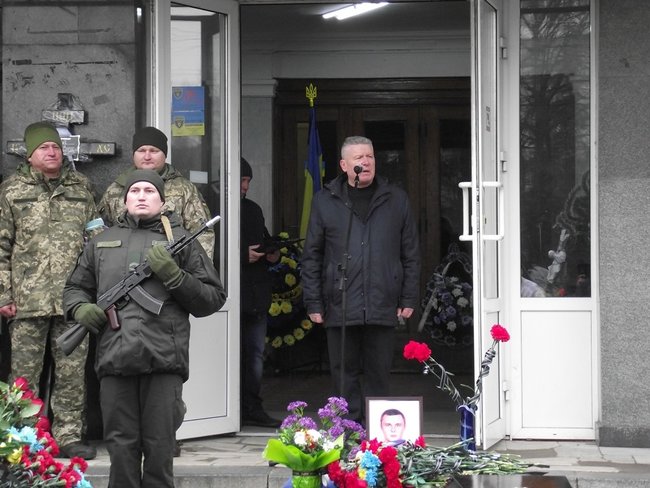 С воином 58-й ОМПБр Антоном Хобой, погибшим 26 января на Донбассе, простились в Шостке 16