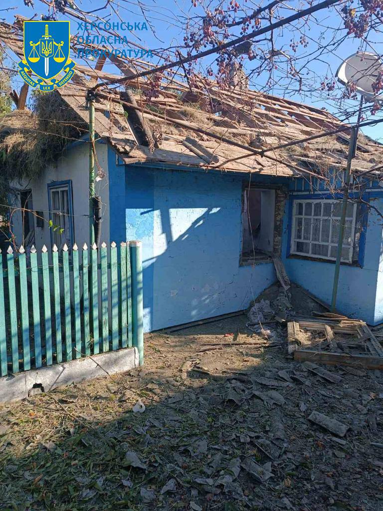 Наслідки обстрілу Михайлівки на Херсонщині: Пошкоджено будинки, жінка зазнала поранення 01