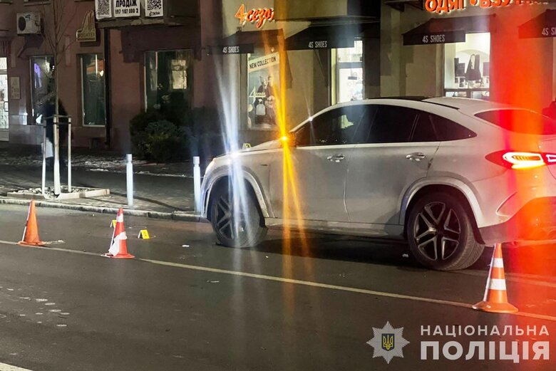ДТП у Вінниці 16 січня: водій Mersedes збив на пішоході двох дівчат
