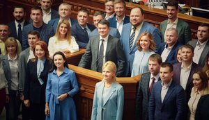 Заразившийся коронавирусом Разумков сегодня фотографировался с нардепами, все были без масок, - Братущак. ФОТО