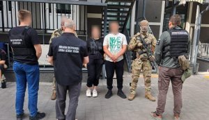 Викрито зловмисників, які підробляли документи для уникнення служби та незаконного виїзду за кордон. ФОТОрепортаж