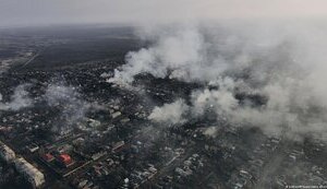 Наші захисники утримують Бахмут, а ми їм мусимо допомагати