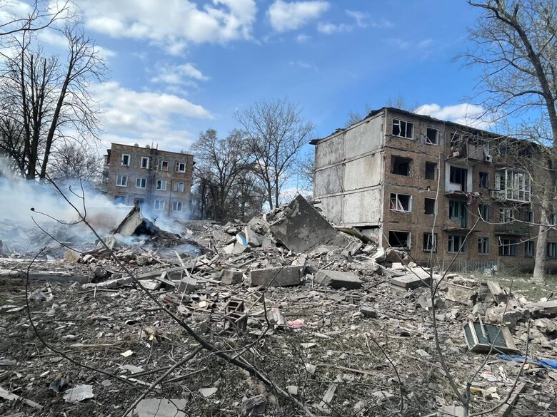 Russian troops launched airstrike on Avdiivka, destroyed high-rise building, - RMA 02