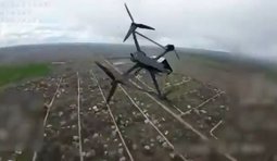 дрон розстрілює російські бпла