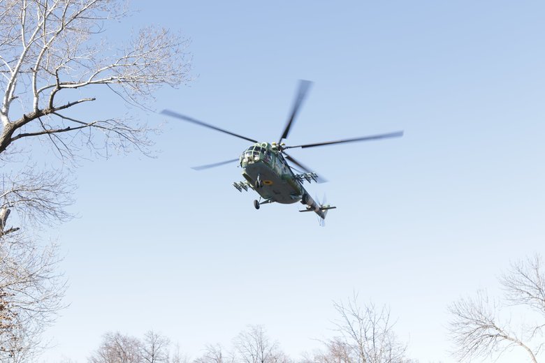 Українські ВМС отримали партію модернізованих гелікоптерів Мі-8 02