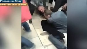 В супермаркете Ростова-на-Дону завязалась массовая драка из-за колбасы. ВИДЕО