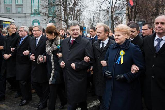 майдан порошенко марш память евромайдан достоинства