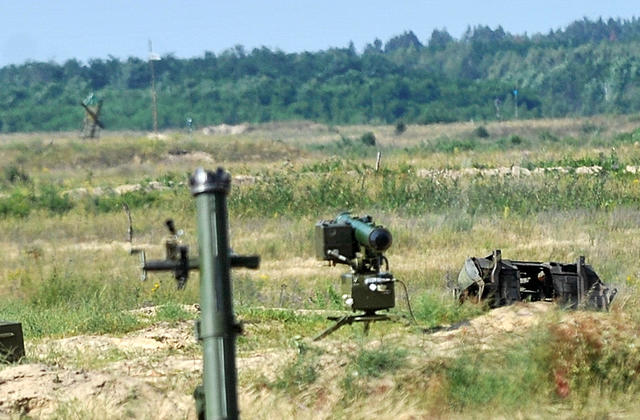 На Гончаровском полигоне состоялась демонстрация тяжелых украинских беспилотников, роботов-бронетранспортеров, новых винтовок, гранатометов, минометов 08